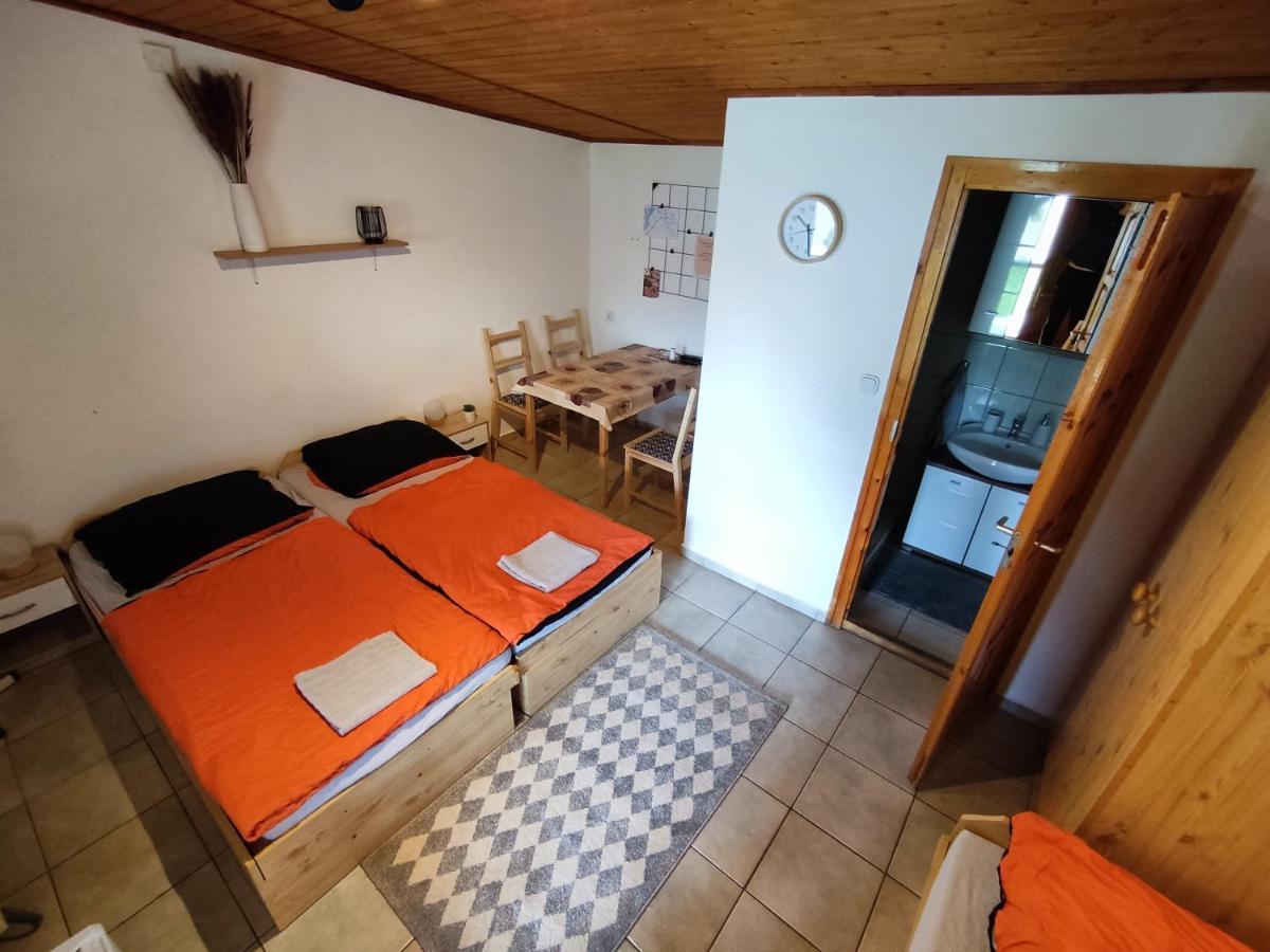 Appartement Süllő Fészek Apartman à Tiszafüred Extérieur photo